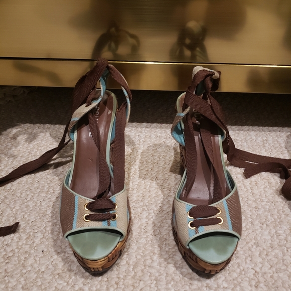 Schultz Shoes - Beautiful wedge sandals sz8